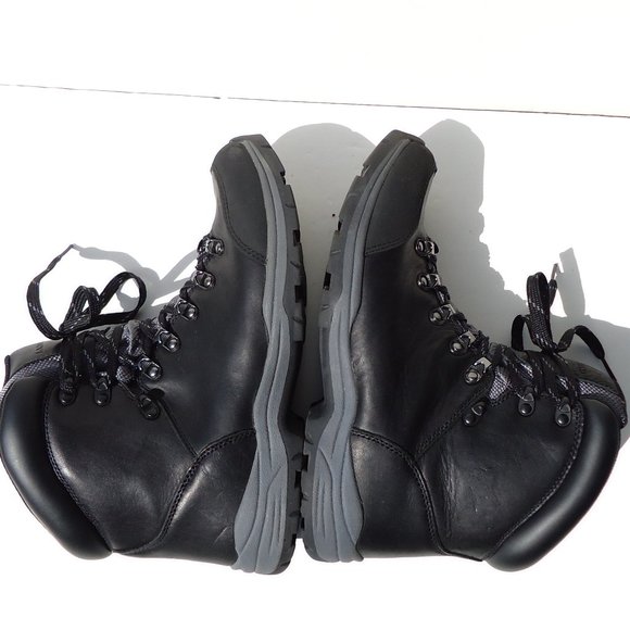 SIZE 10.5 D. Lands\' End leather winter hiking snow boots. main image 10
